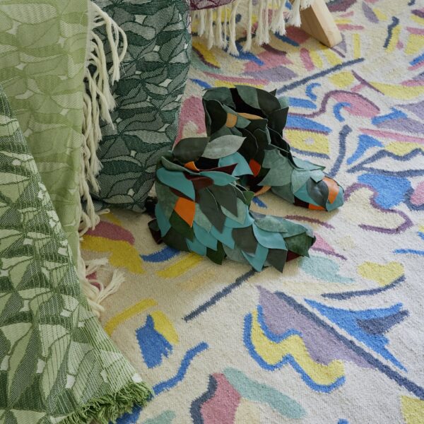 Winter Storm Carpet, Volver