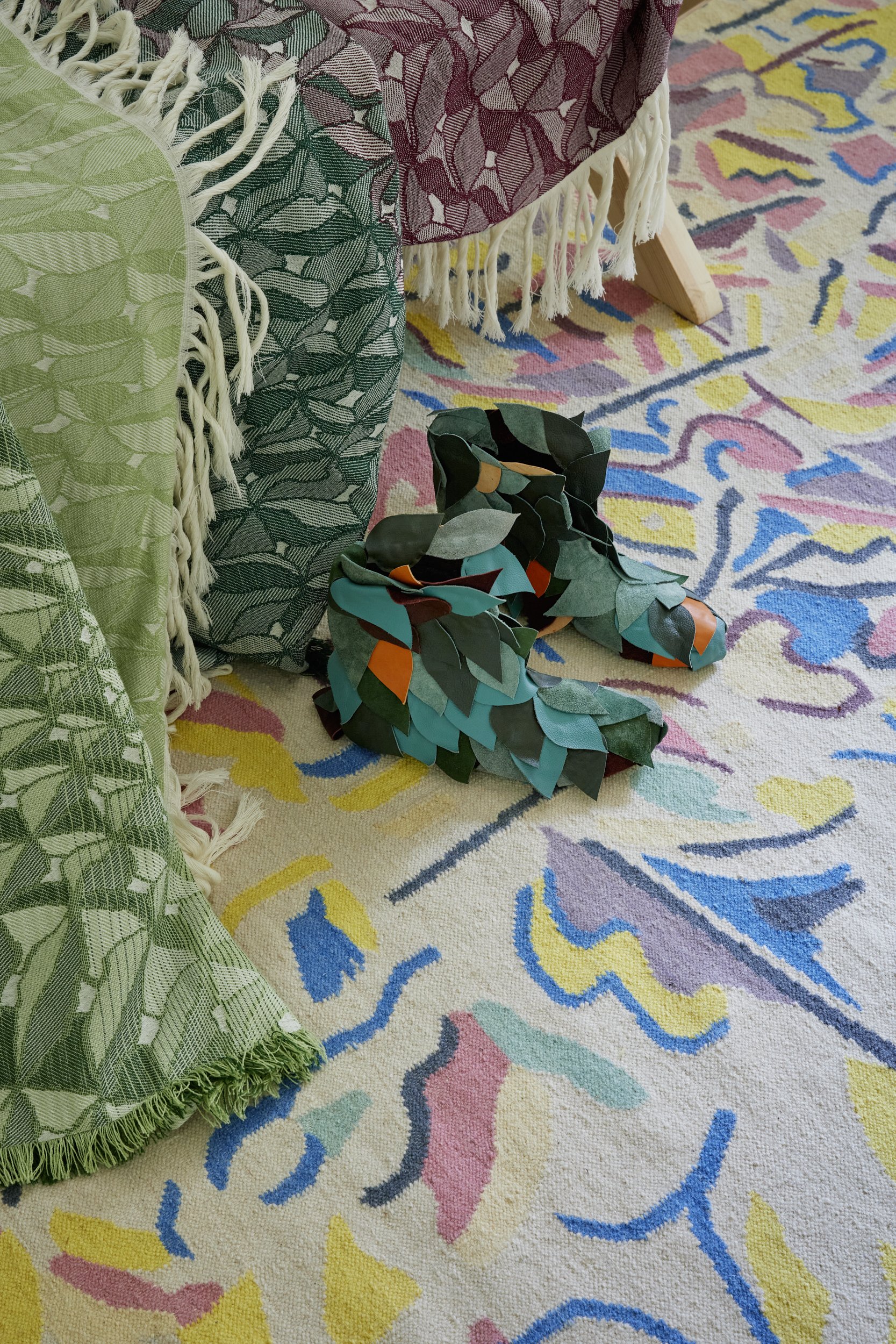 Winter Storm Carpet, Volver