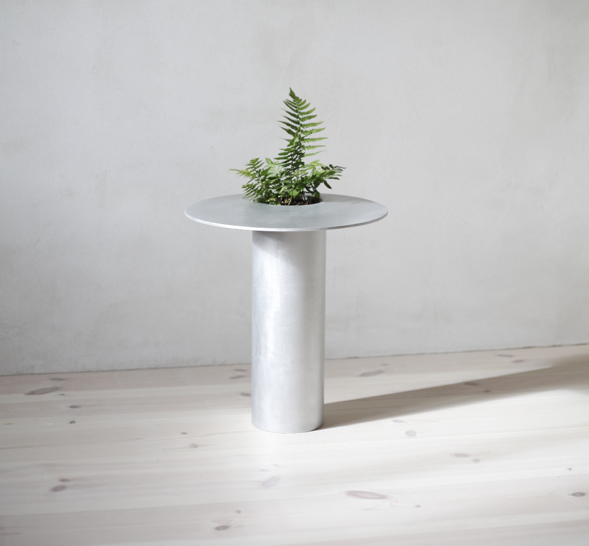 Side Table_Planter, Petersen & Gottelier
