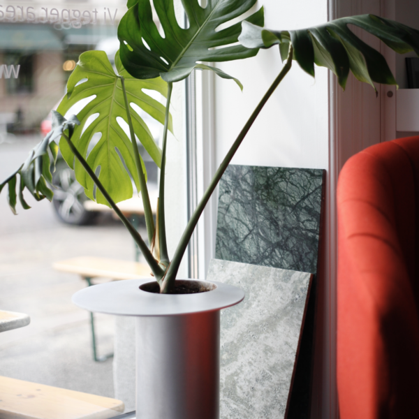 Side Table_Planter, Petersen & Gottelier - Bilde 2