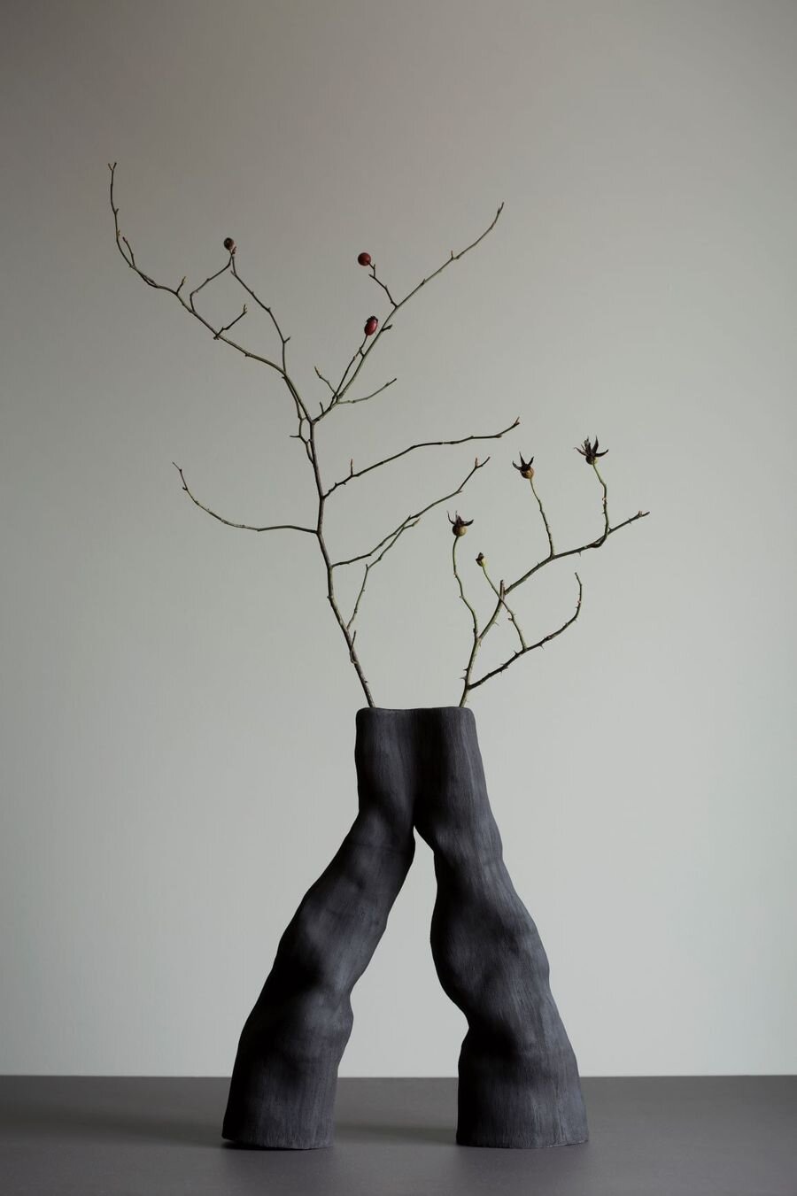 Uben two legs black, Anna Maria Øfstedal Eng