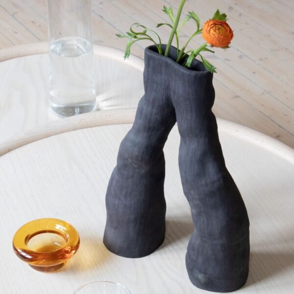 Uben two legs black, Anna Maria Øfstedal Eng - Bilde 2