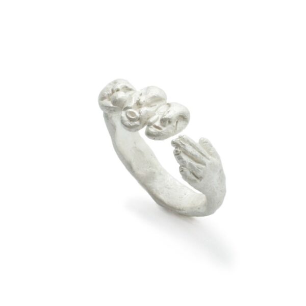 We all need love – Ring, Ying Chu - Bilde 3