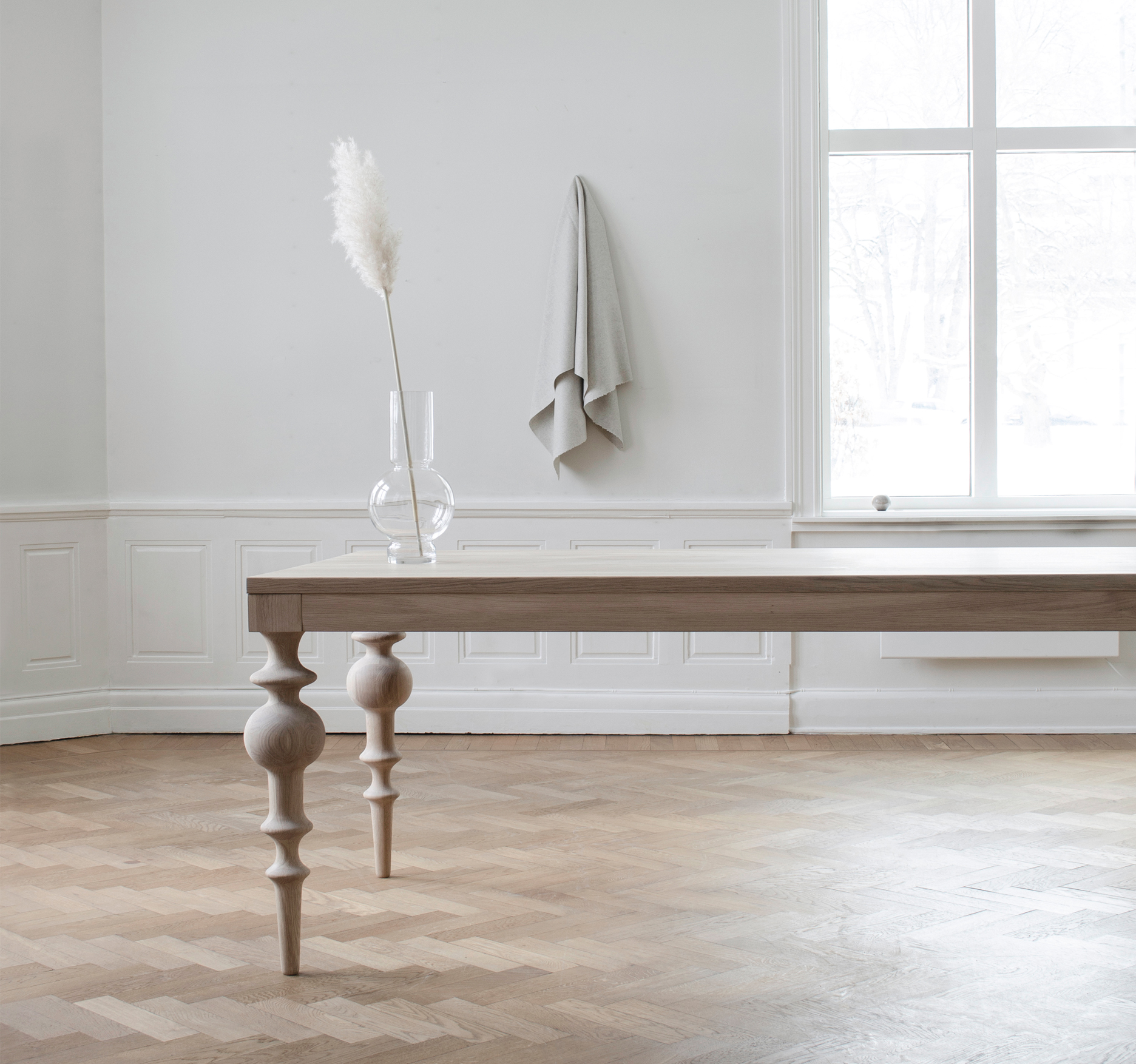 Viola dining table 240, ygg&lyng
