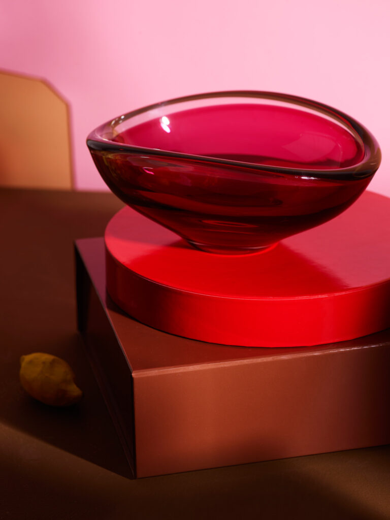 Oval glass bowl