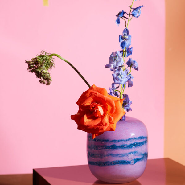 Lilla vintage vase i kunstglass