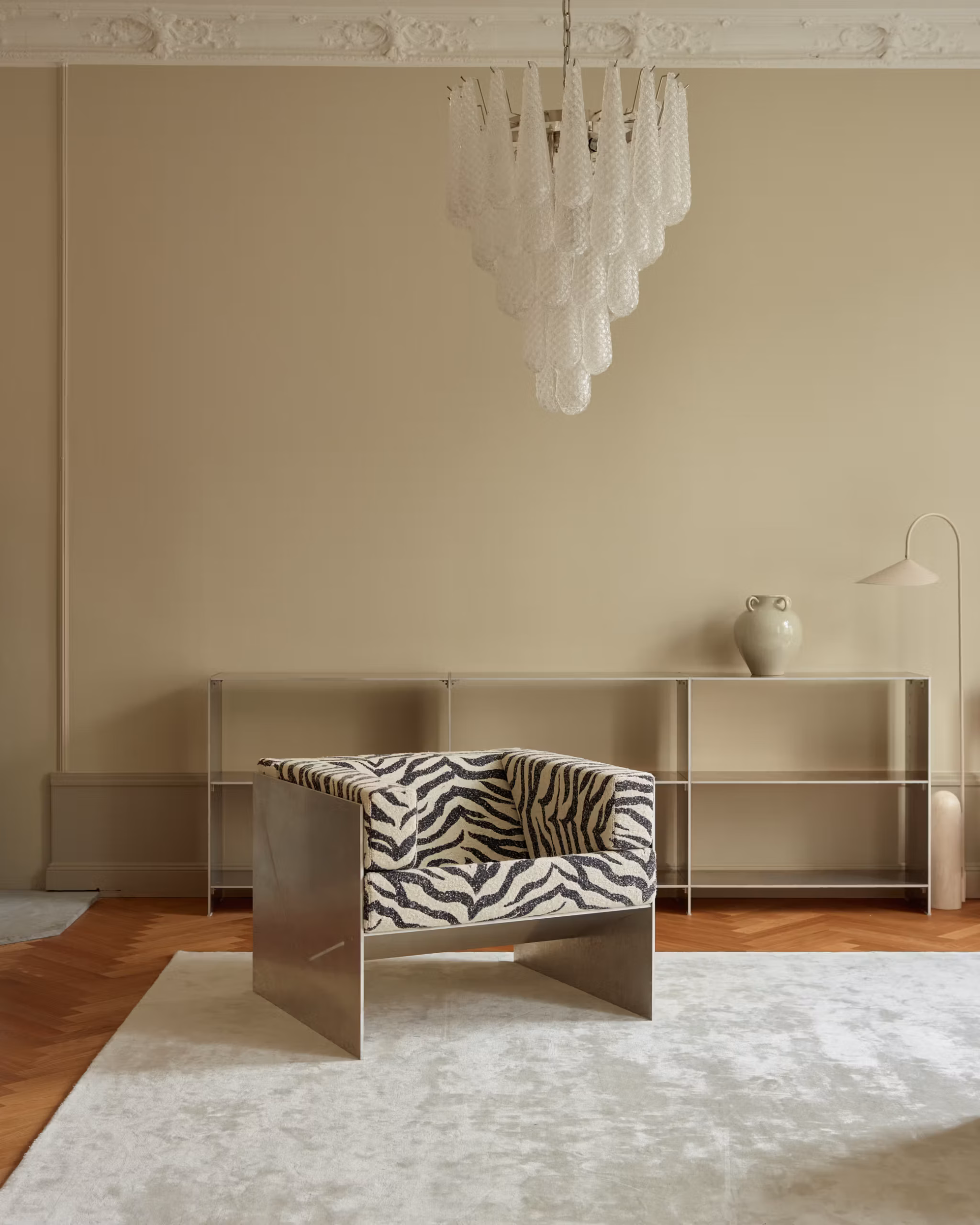 10:05 Lounge Chair