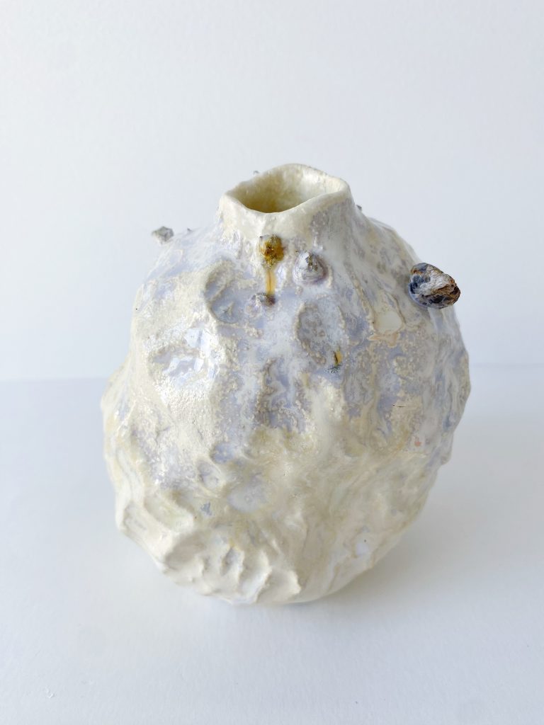 Liten vase med blått / Small vase with blue