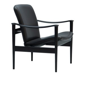 Modell711 fra LK Hjelle i svart lær og svart treværk