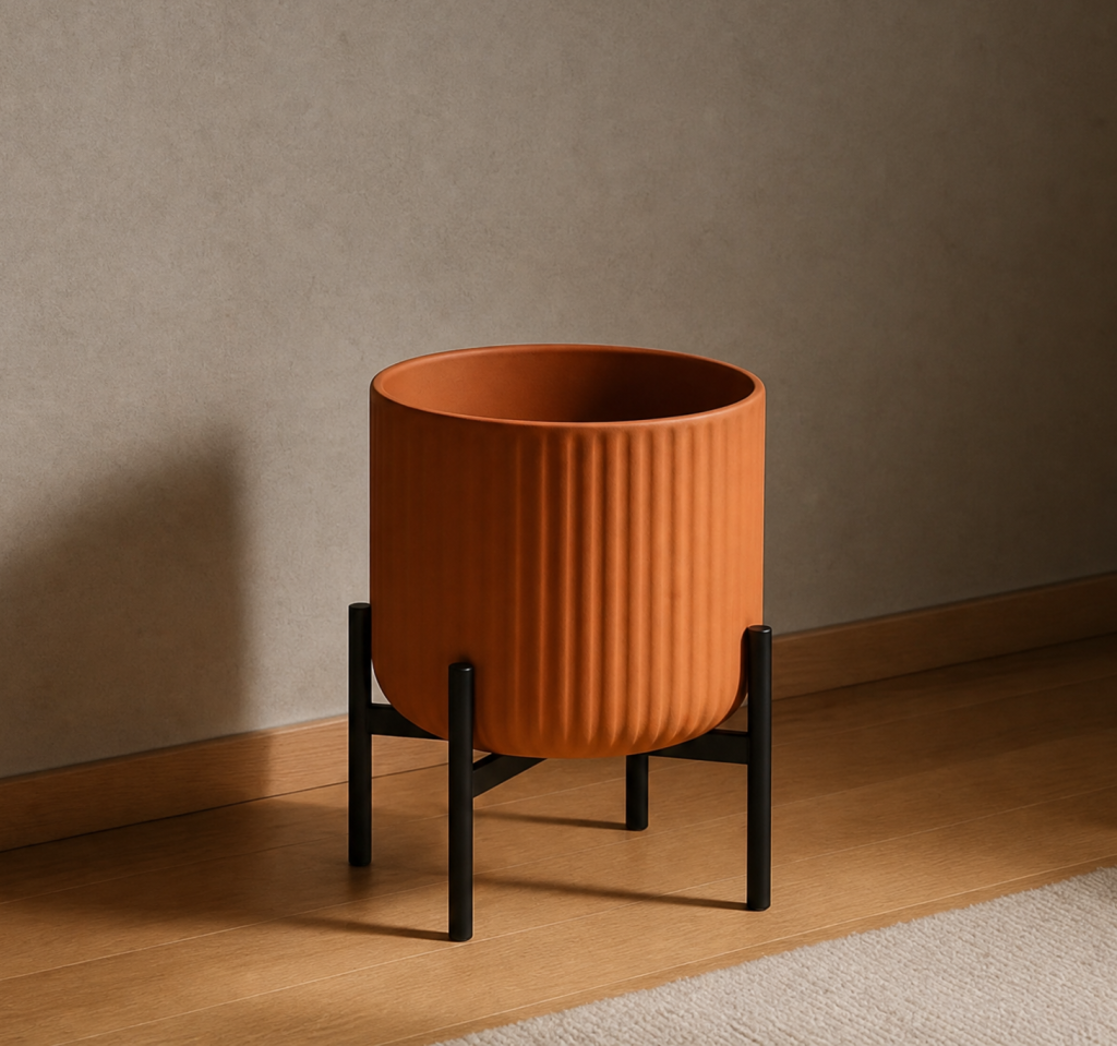 Chlorophyll Low Base / Medium Planter