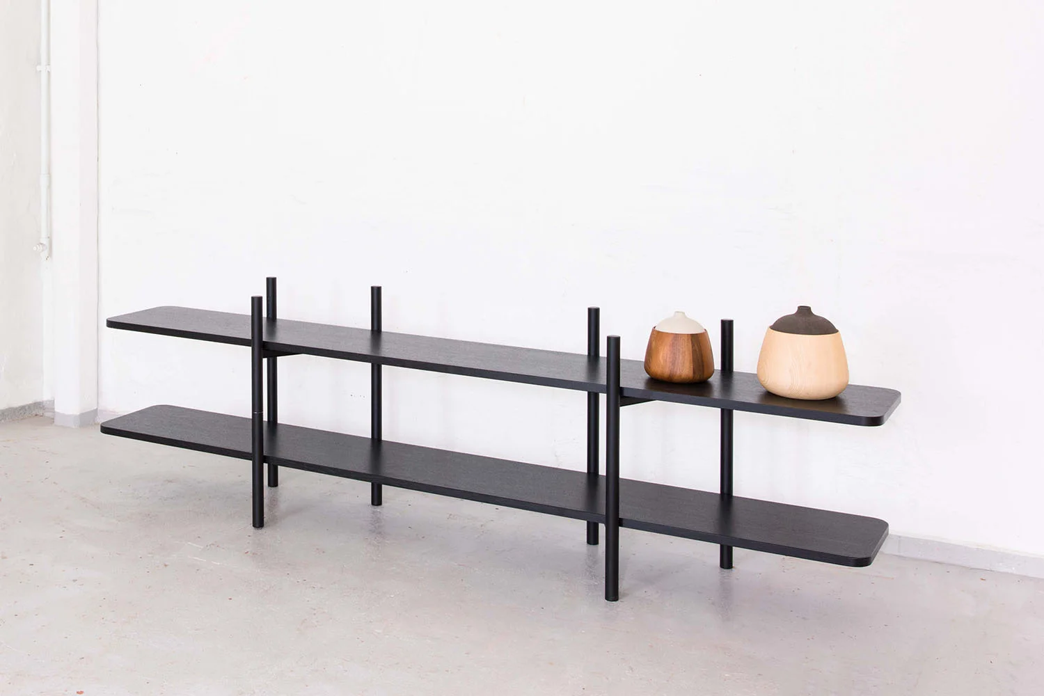 UN Freestanding Shelf