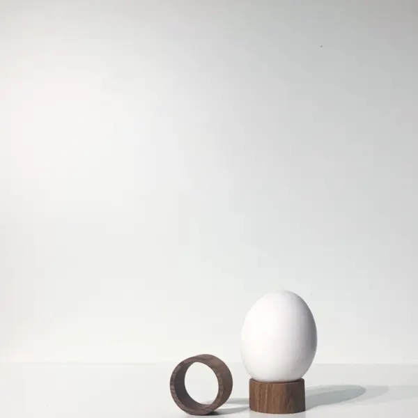 Eggeholder, eller serviettring. 