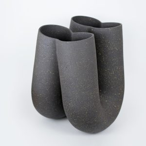 Black form skulptur