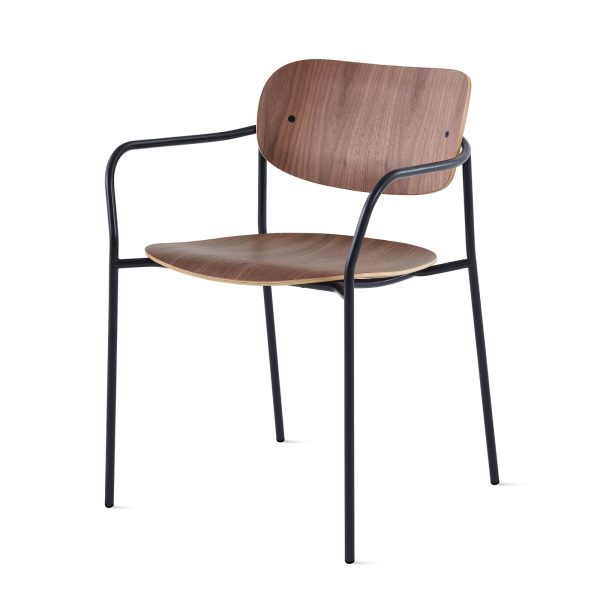 Portrait chair av Andreas Engesvik i valnøtt