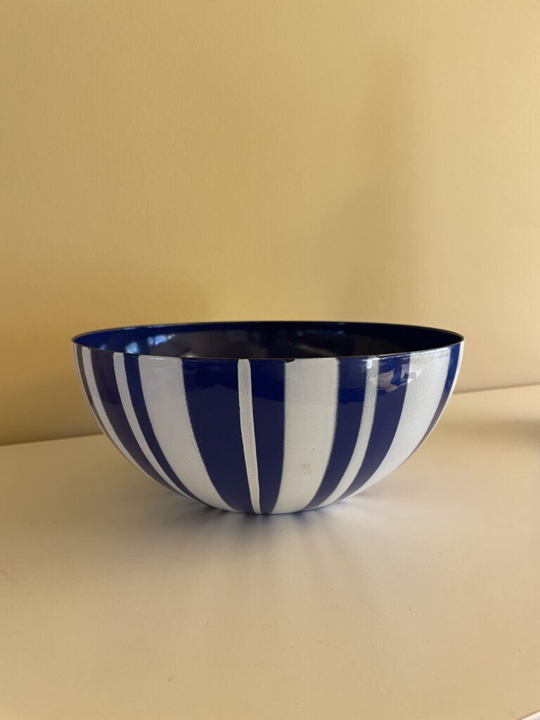 "stripes" vintage bun