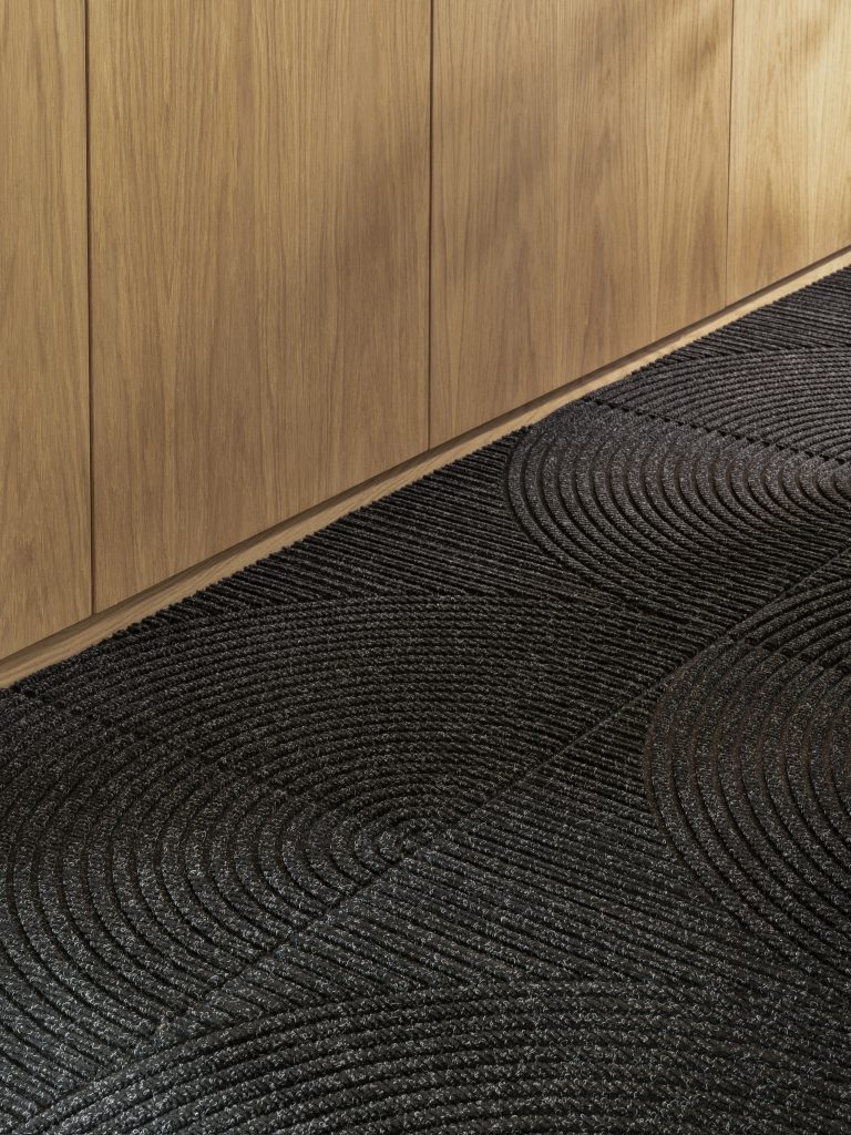 Heymat Zen Black closeup