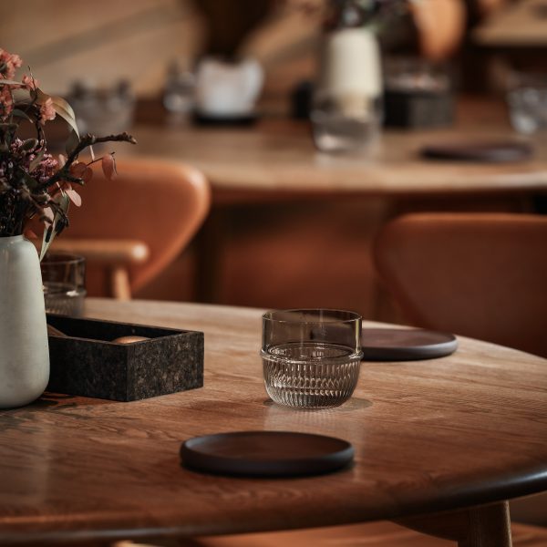 Table noir glass