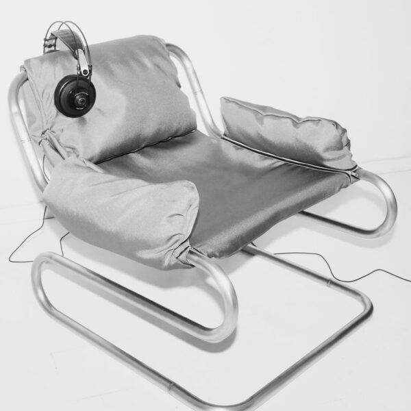 S_CHAIR black and white
