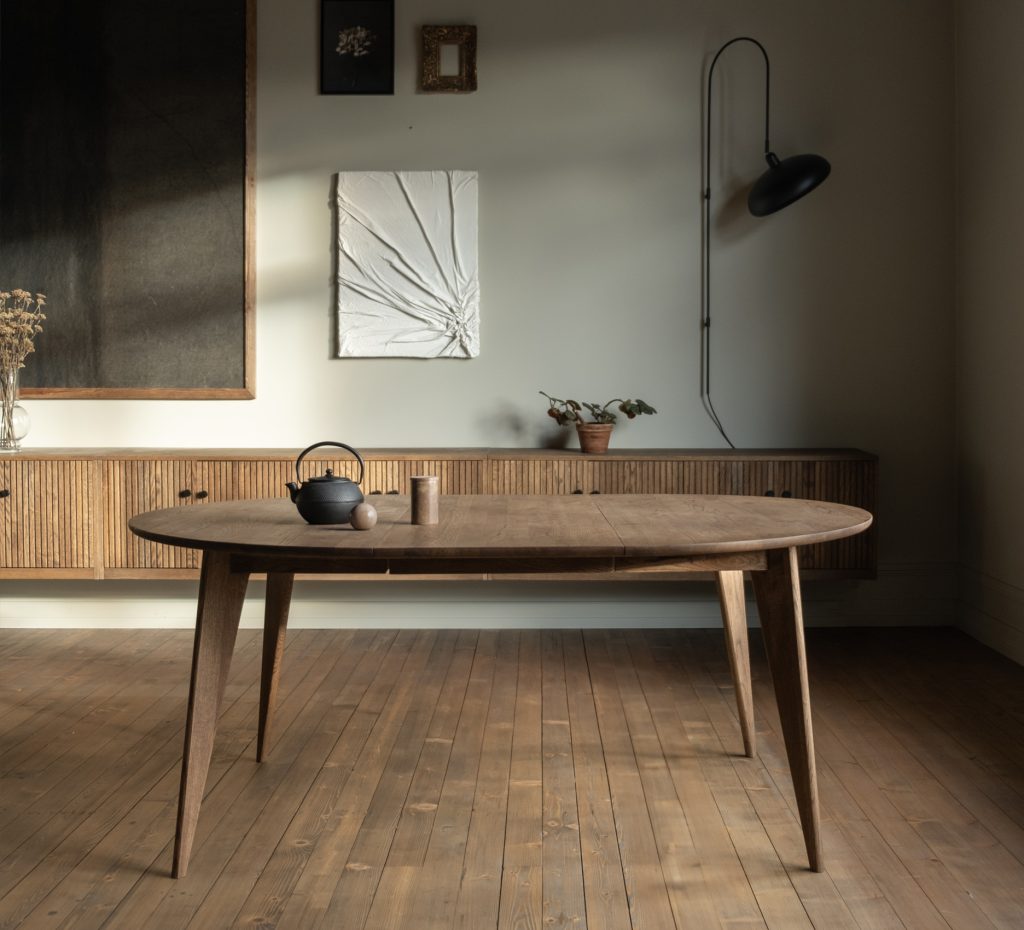 Viken dining table by Ygg og Lyng