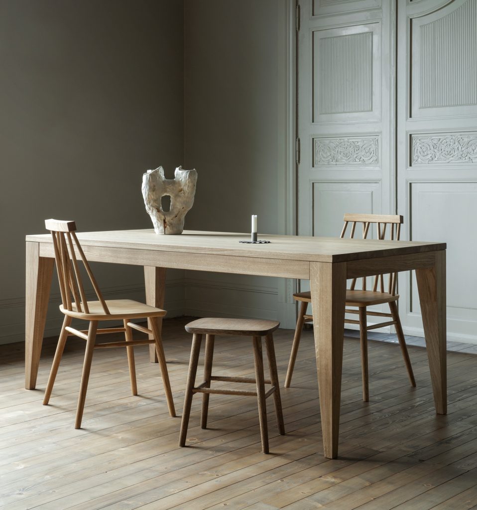 Varg diningtable of Ygg and heather