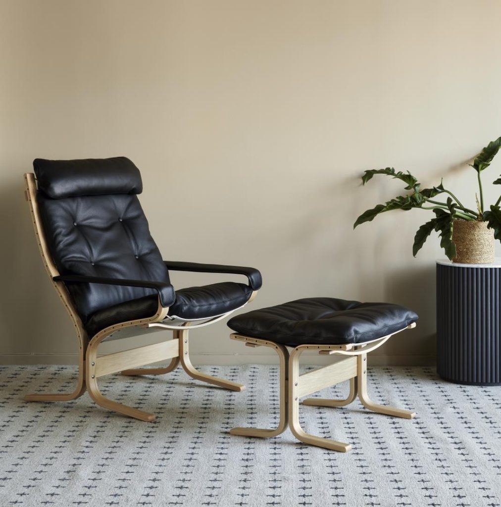 Siesta classic with footstool
