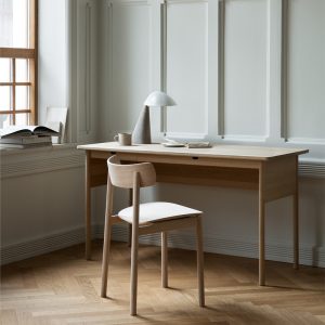 VÅR skrivebord av tonning og stryn
