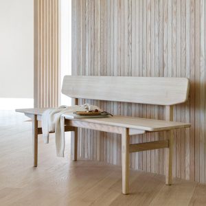 Bjelke benk fra tonning og stryn med rygg