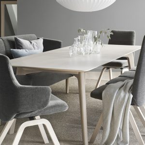 Bordeaux spisebord av Stressless