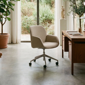 Bay office lounge chair with low back, by Stressless