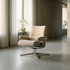 Tokyo loungechair by Stressless in a modern designer home