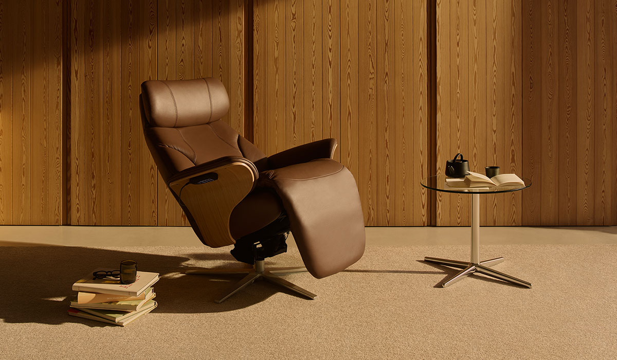 Adam loungechair produced by Stressless. Modern home and leather loungechair with metal legs