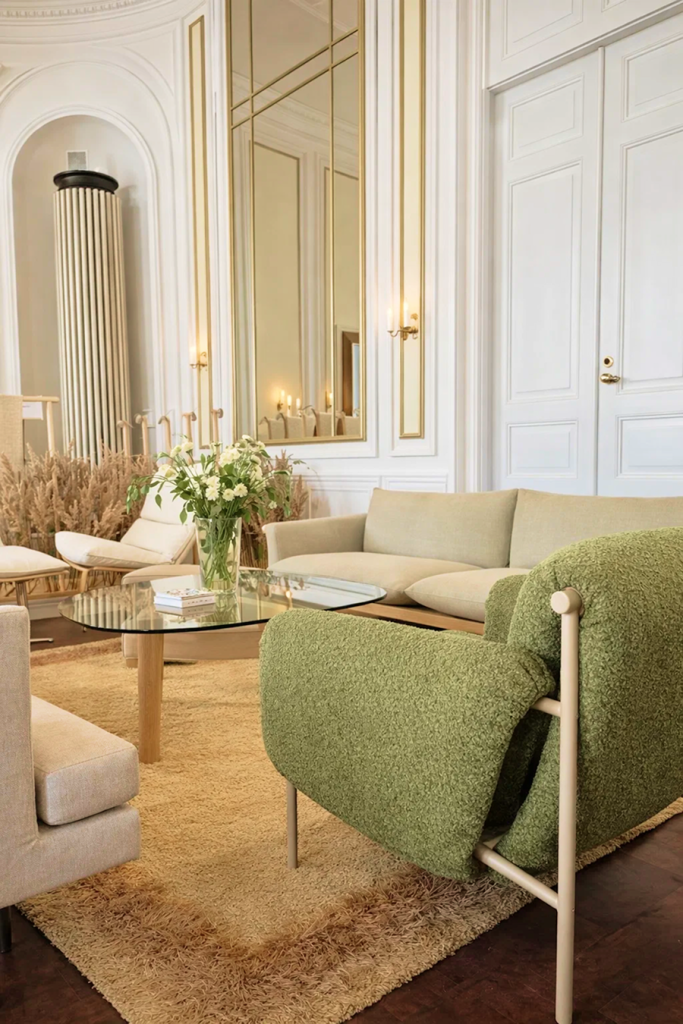 NOVOOI Spring collection. LK Hjelle sofa and chair