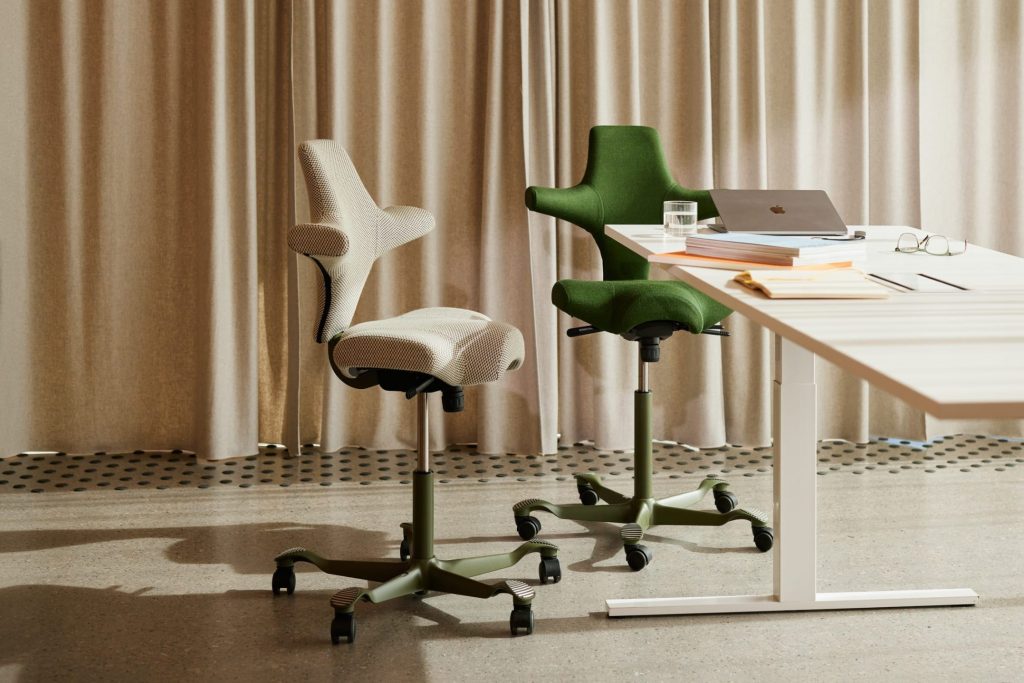 Capisco 8106 Chair by HÅG