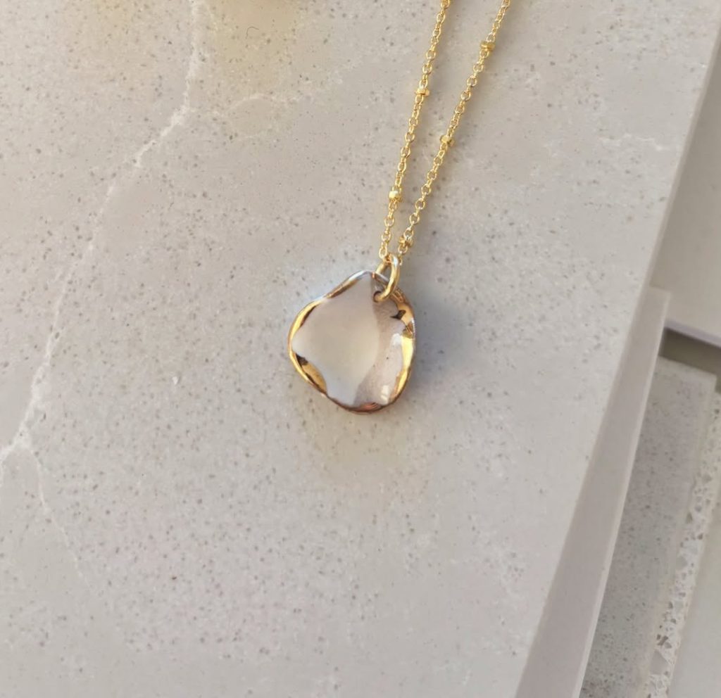 UVÆR Skjær Porcelain Necklace