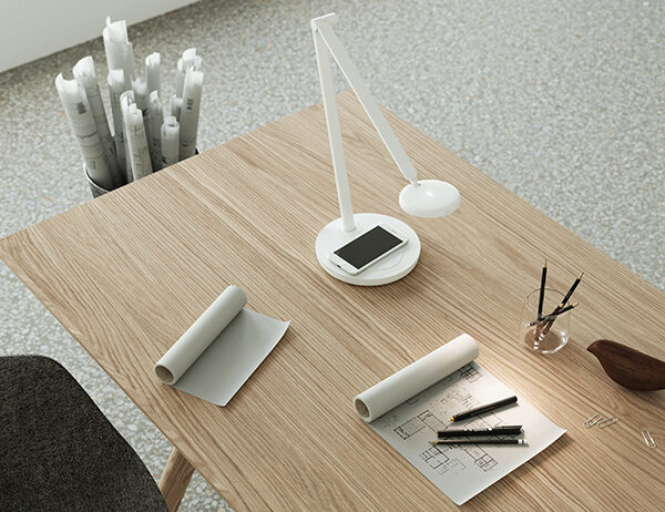 Luxo Motus Flat lifestyle – office desk scene Luxo Motus Flat desk lamp - lifestyle photo in office scene