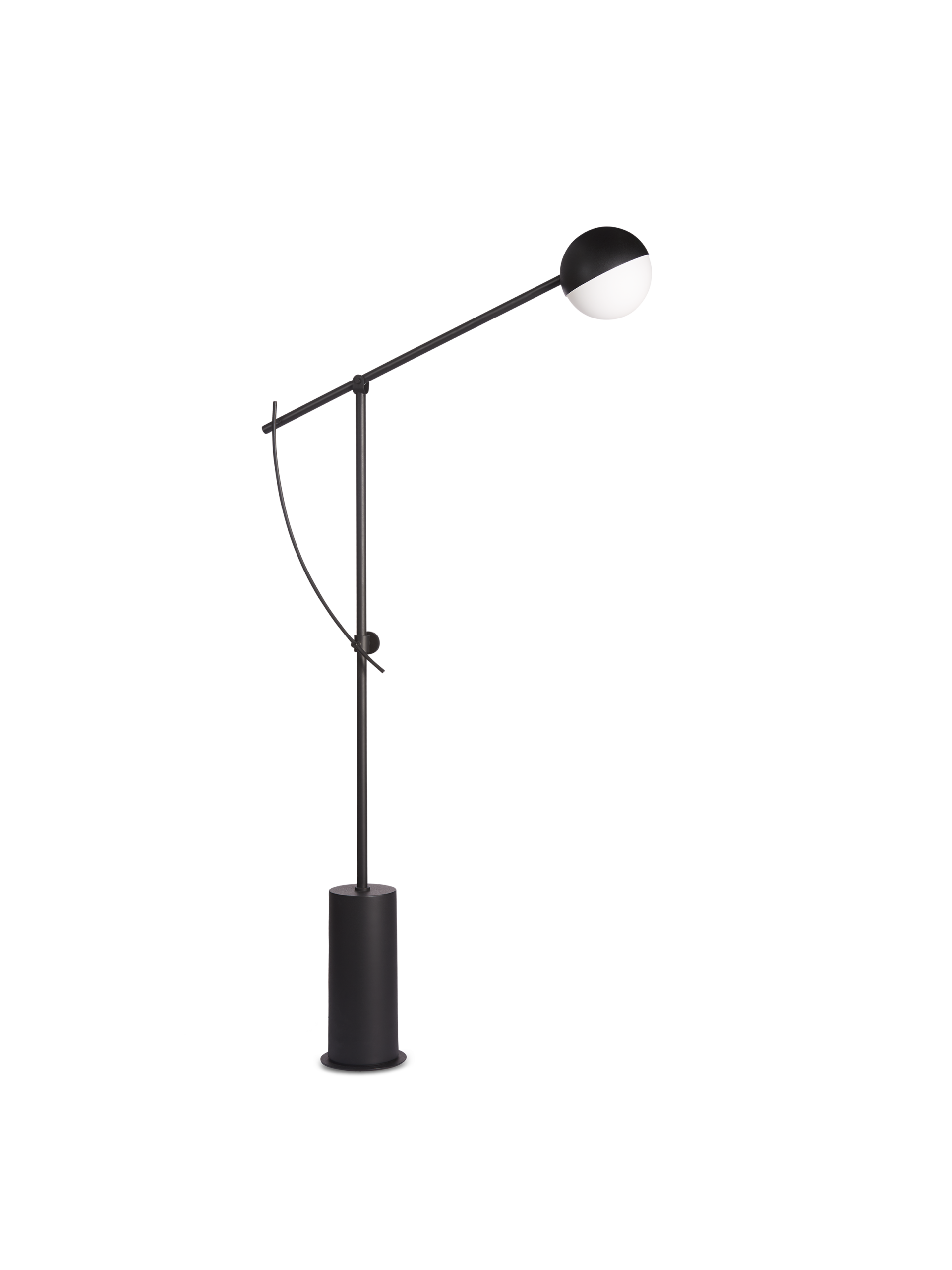 Balancer gulvlampe, utstillingsmodell i sort stål med diffusor i opalhvitt munnblåst glass