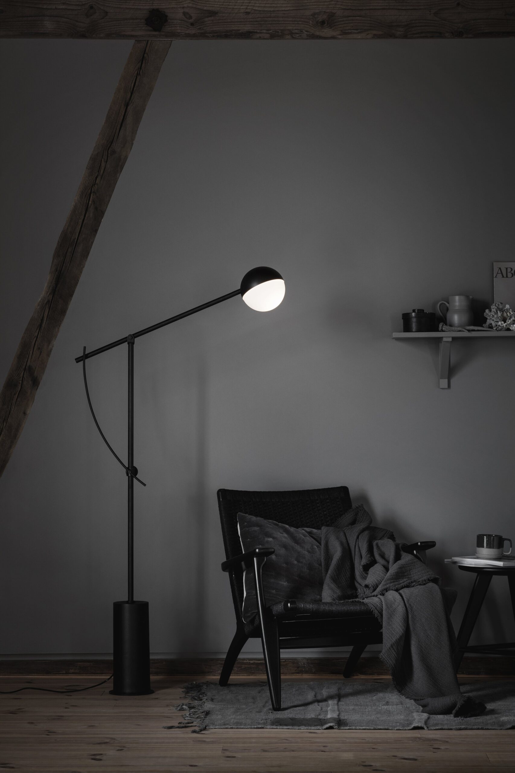 Balancer Floor Lamp – Utstillingsmodell